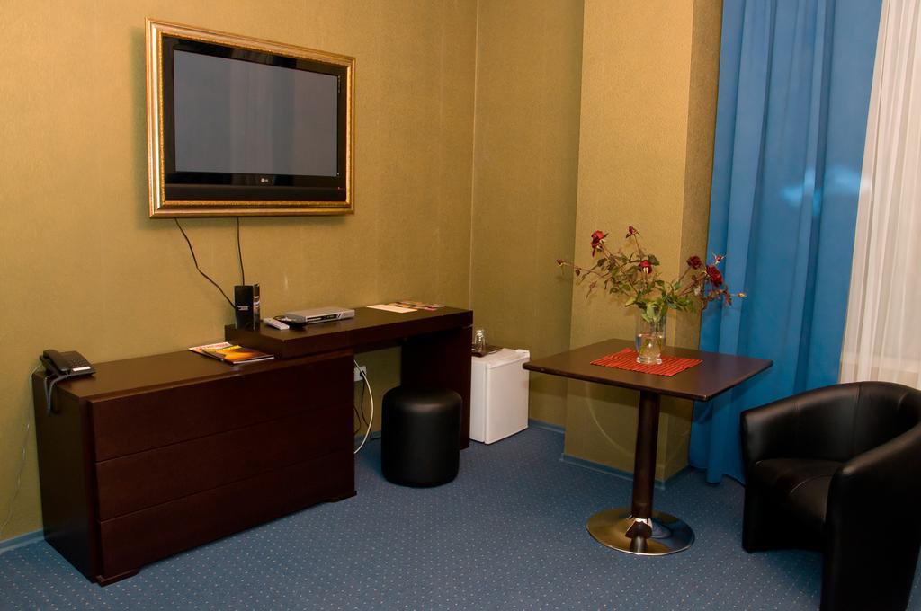 Platinum Hotel Zaporizhia Exterior foto