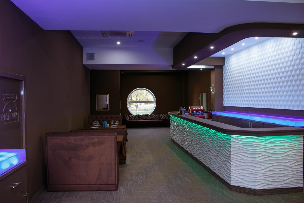 Platinum Hotel Zaporizhia Exterior foto